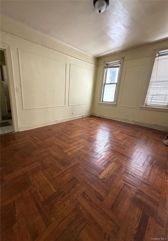719 E 242nd Street, Bronx, NY 10470 — photo 4