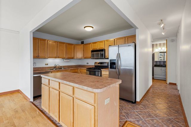 444 W Fullerton Parkway 1303, Chicago, IL 60614