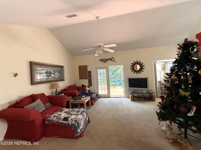 706 N 15TH Street, Fernandina Beach, FL 32034