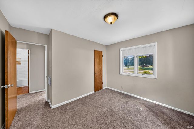 2405 Rockne Drive, South Bend, IN 46615