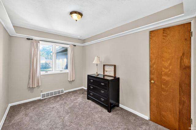2405 Rockne Drive, South Bend, IN 46615