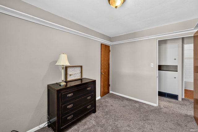 2405 Rockne Drive, South Bend, IN 46615