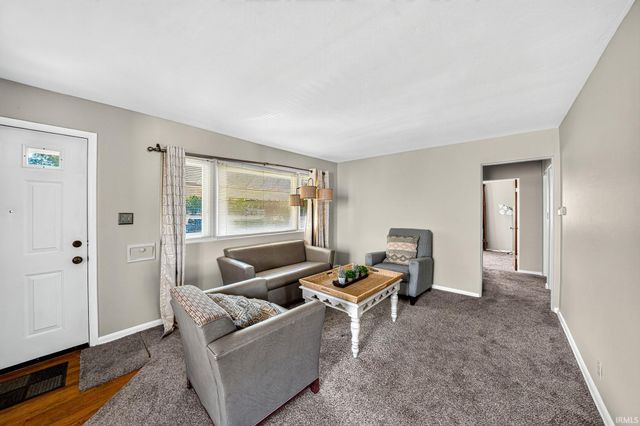 2405 Rockne Drive, South Bend, IN 46615