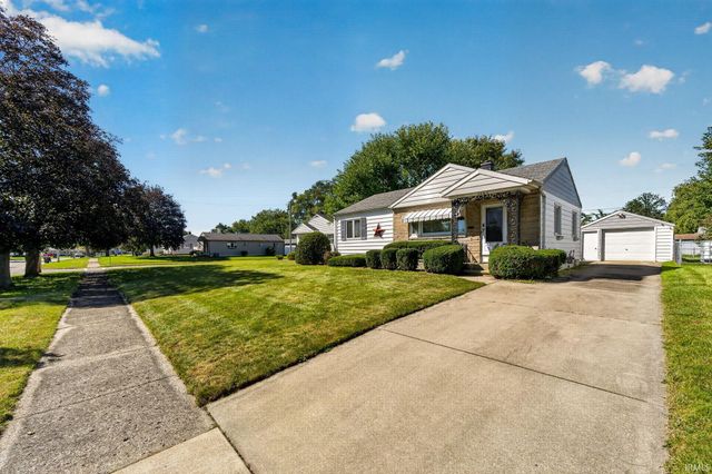 2405 Rockne Drive, South Bend, IN 46615
