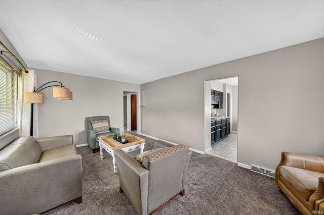 2405 Rockne Drive, South Bend, IN 46615