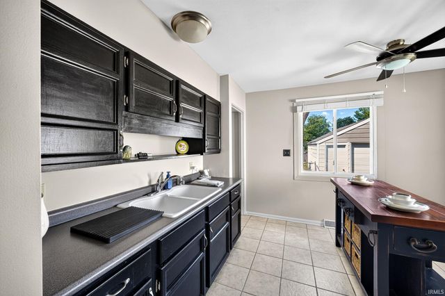 2405 Rockne Drive, South Bend, IN 46615