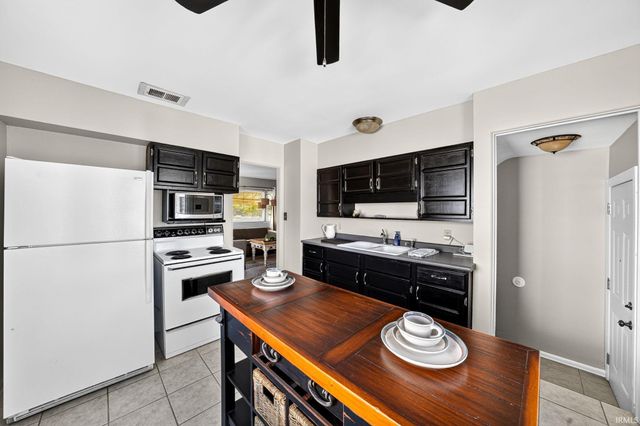 2405 Rockne Drive, South Bend, IN 46615