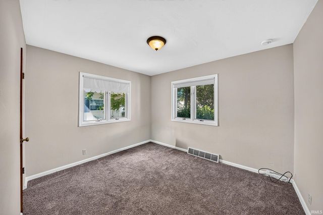 2405 Rockne Drive, South Bend, IN 46615