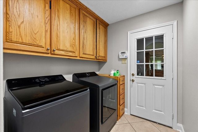 10122 Laurie Lane, Highlands, TX 77562