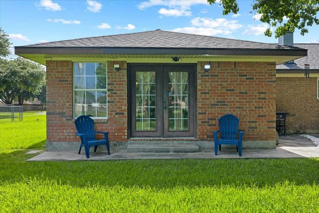 10122 Laurie Lane, Highlands, TX 77562