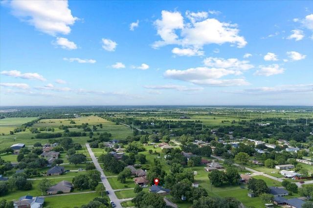 10122 Laurie Lane, Highlands, TX 77562