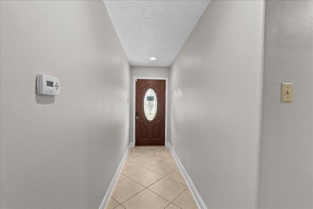 10122 Laurie Lane, Highlands, TX 77562