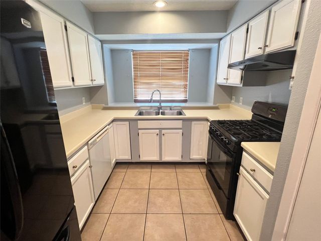 11730 Alamo Drive, La Porte, TX 77571