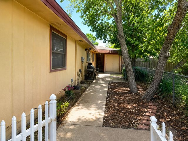 422 17th Street, Grand Prairie, TX 75051