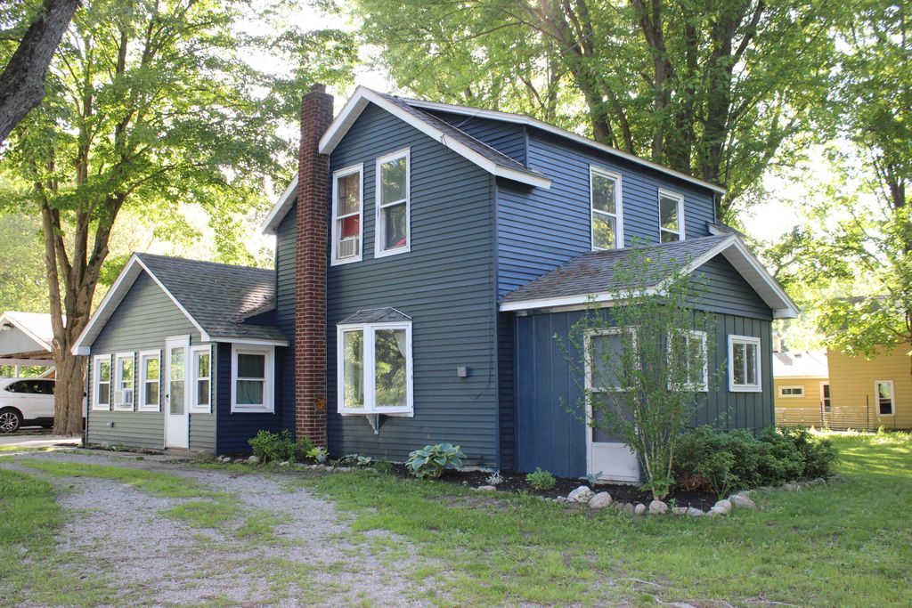 3727 S Ravenna Road, Ravenna, MI 49451
