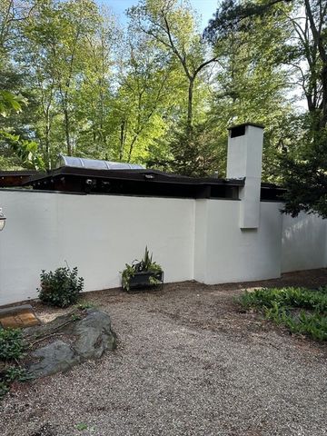 23 Peacock Farm Road, Lexington, MA 02421
