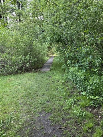 23 Peacock Farm Road, Lexington, MA 02421