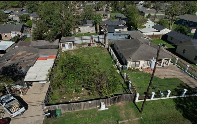 7007 Eagle Pass Street, Houston, TX 77020