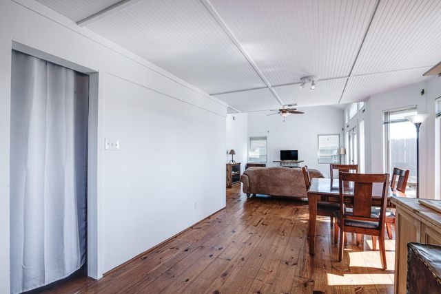 140 Ocean View Drive, Crystal Beach, TX 77650