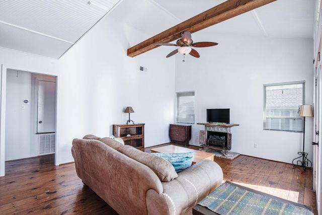 140 Ocean View Drive, Crystal Beach, TX 77650