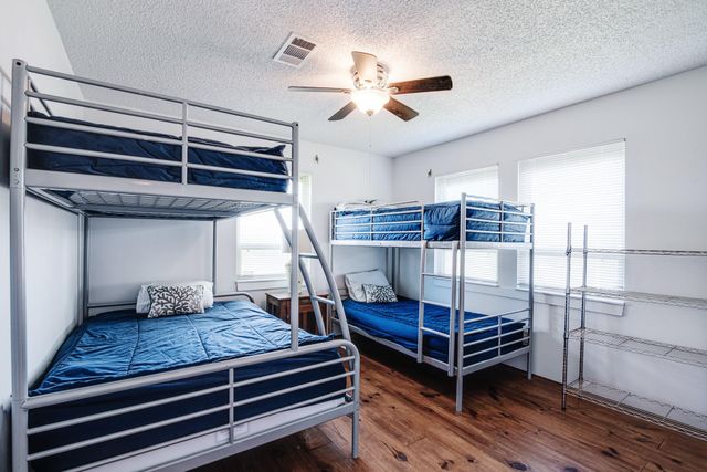 140 Ocean View Drive, Crystal Beach, TX 77650