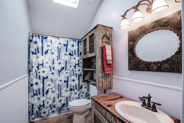 140 Ocean View Drive, Crystal Beach, TX 77650