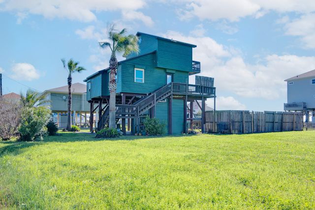 140 Ocean View Drive, Crystal Beach, TX 77650