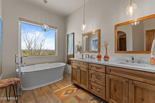 430 SHAWNEE Drive, Wickenburg, AZ 85390