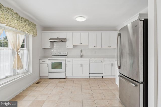 9310 SEVEN COURTS DR, Baltimore, MD 21236