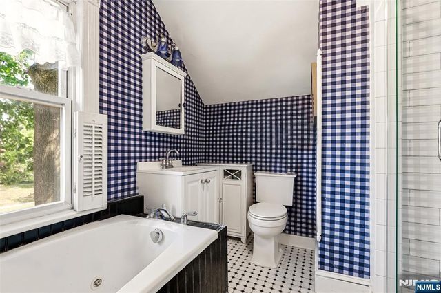 237 Broughton Avenue, Bloomfield, NJ 07003