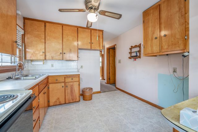 2056 S Estelle St, Wichita, KS 67211