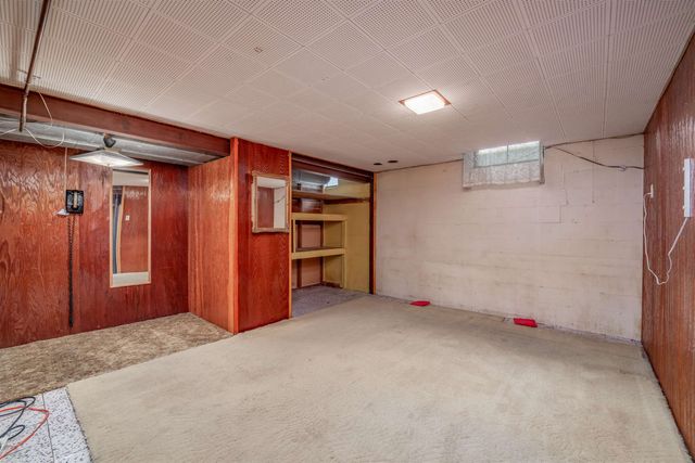 2056 S Estelle St, Wichita, KS 67211