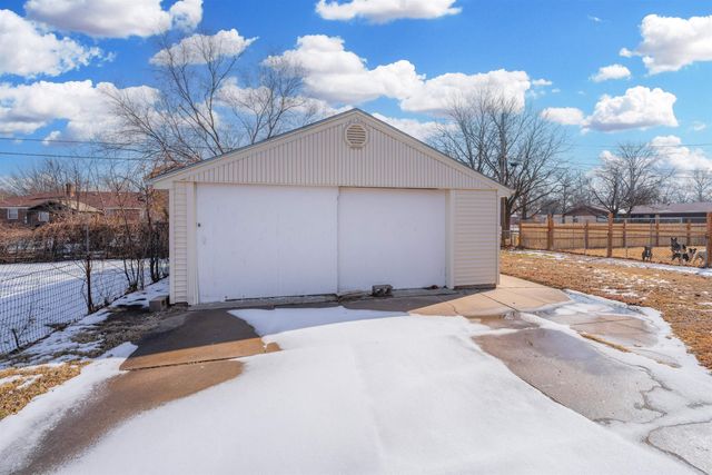 2056 S Estelle St, Wichita, KS 67211