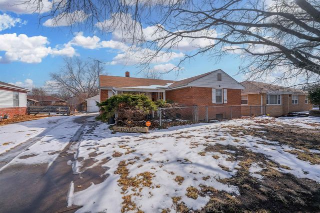 2056 S Estelle St, Wichita, KS 67211