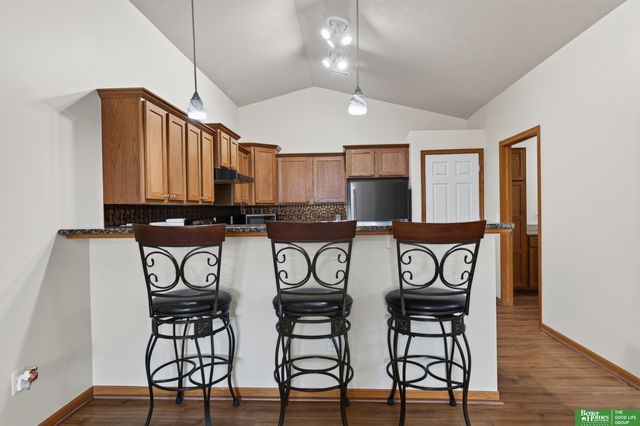 8706 N 160 Plaza, Bennington, NE 68007