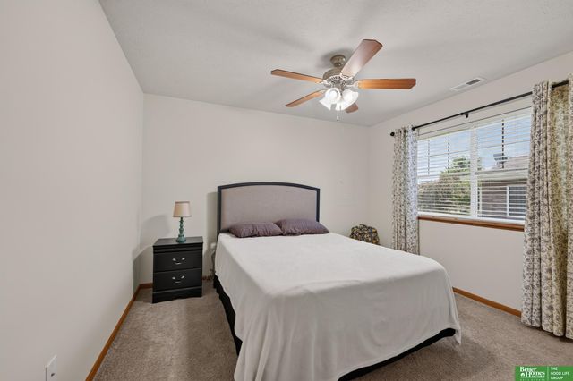 8706 N 160 Plaza, Bennington, NE 68007