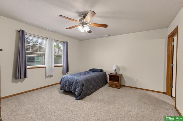 8706 N 160 Plaza, Bennington, NE 68007