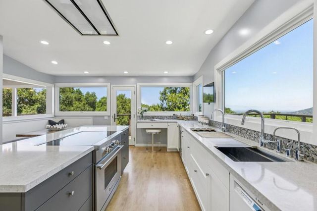 11270 Page Mill Road, Los Altos Hills, CA 94022