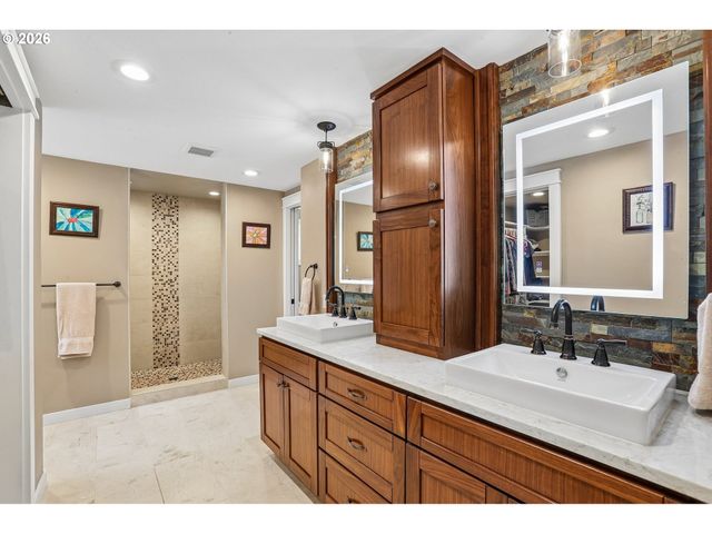 298 ROBERSON Rd, Woodland, WA 98674