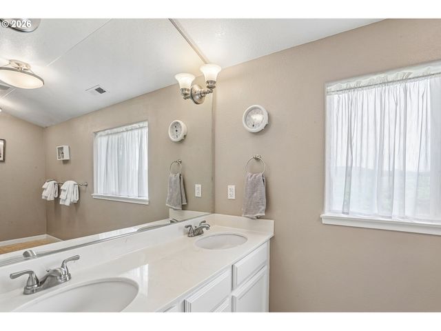 298 ROBERSON Rd, Woodland, WA 98674
