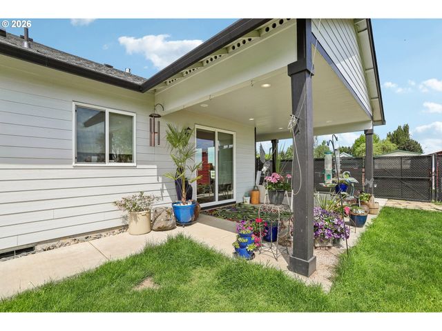 298 ROBERSON Rd, Woodland, WA 98674