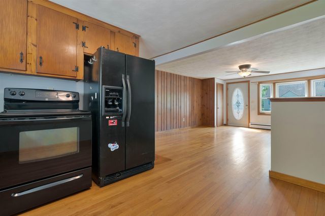 14 Phinney Lane, Exeter, NH 03833