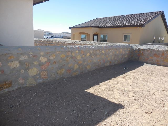 963 Aircoupe Way, Horizon City, TX 79928