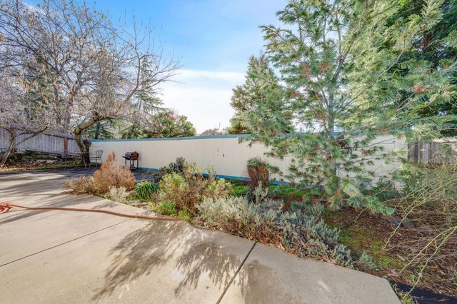 5586 Crossbill Ln, El Dorado, CA 95623