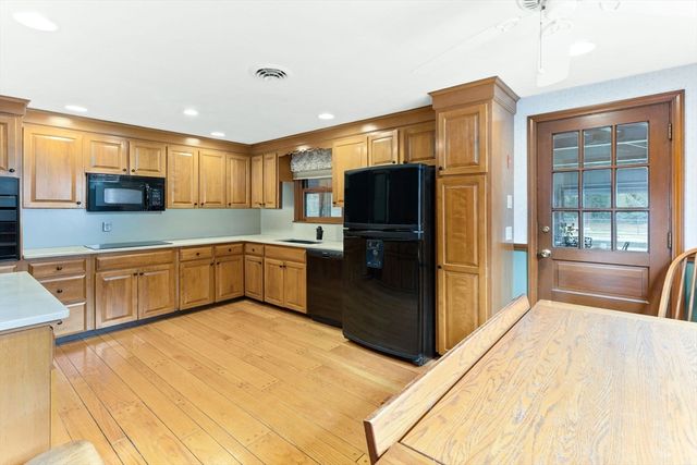 17 Gilmore Road, Easton, MA 02356