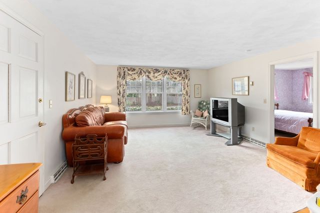 17 Gilmore Road, Easton, MA 02356