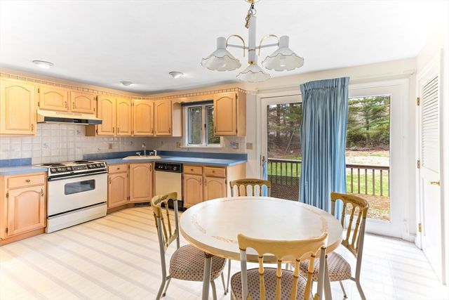 17 Gilmore Road, Easton, MA 02356