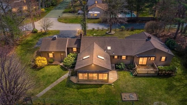 17 Gilmore Road, Easton, MA 02356