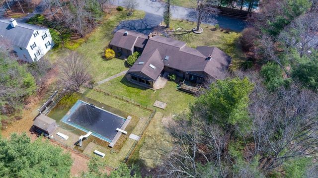 17 Gilmore Road, Easton, MA 02356