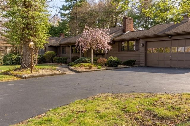 17 Gilmore Road, Easton, MA 02356